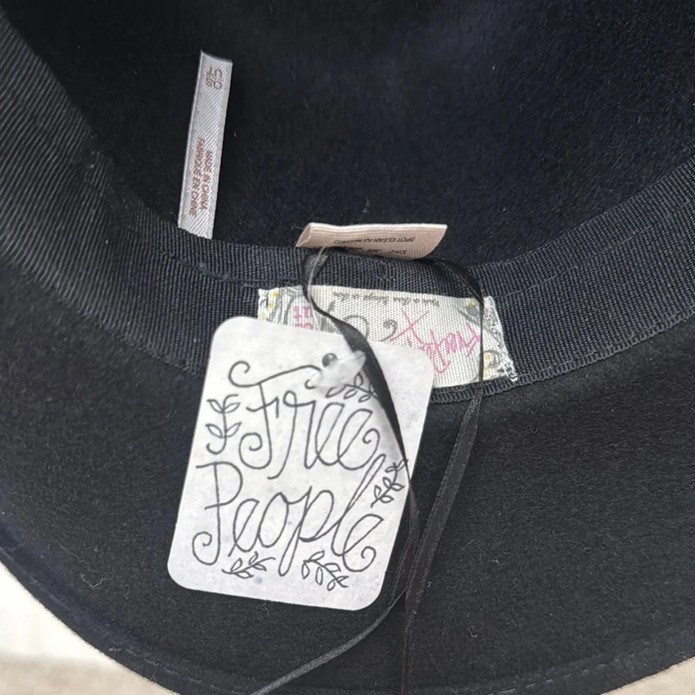 Free People Stylish Black Fedora Hat - Picture 4 of 5